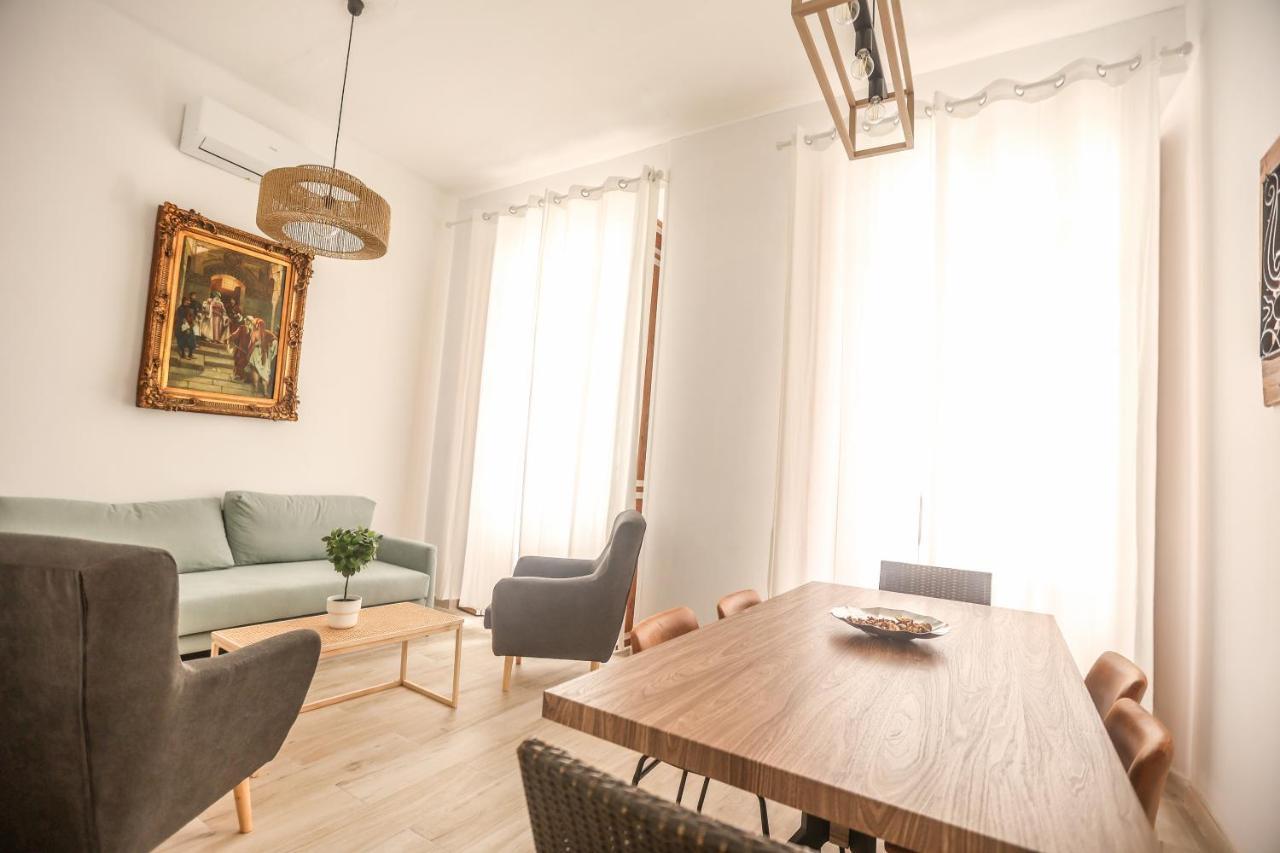 Apartamentos Catedral Málaga Eksteriør billede